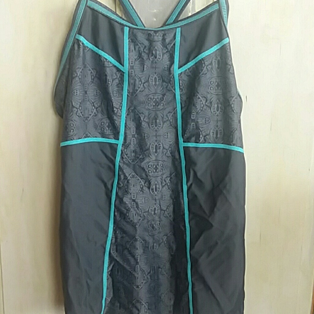 Athleta swim tankini top - Picture 2 of 8